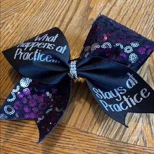 Cheer bow